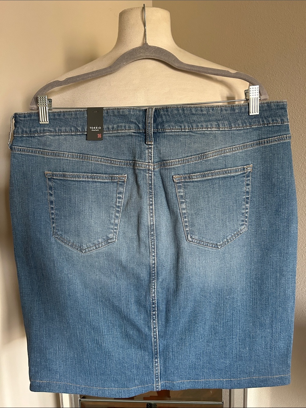 Womens Torrid Plus Size Denim Button-Front Mid Length Skirt - Size 16 - Picture 3 of 10